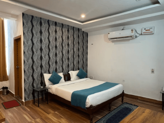 Well-appointed deluxe room